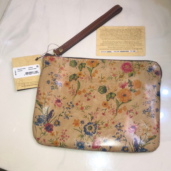 Patricia Nash Cassini Full Grain Leather Wristlet Prairie Rose Print NWT & Card - Picture 3 of 13